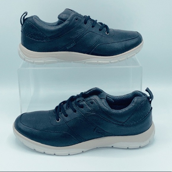 Strive Leather Sneakers NIB - Picture 2 of 14